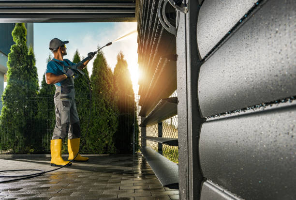 Best Playground Equipment Cleaning  in East Bakersfield, CA